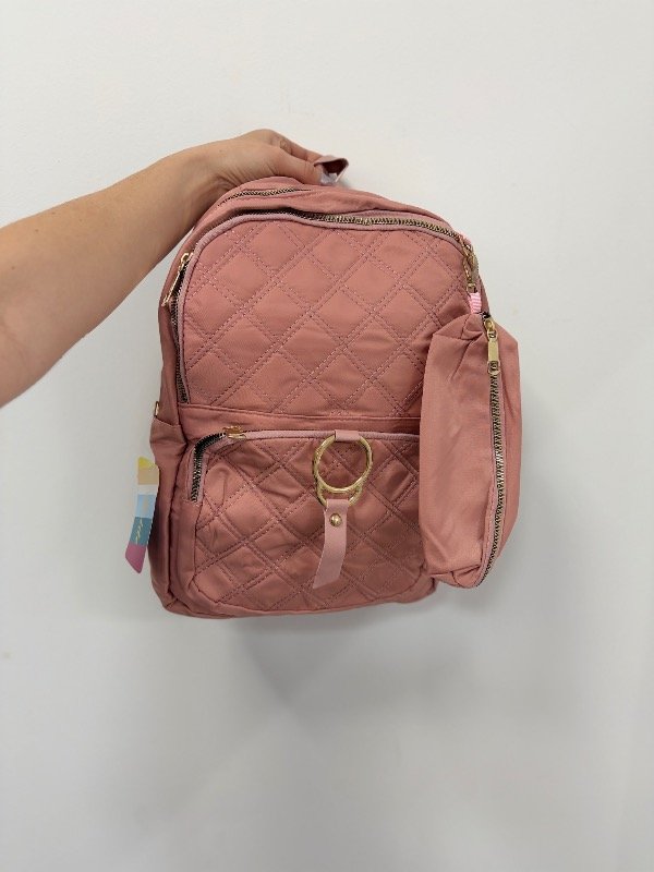 Producto - Mochila tipo impermeable rosa con dije dorado - 0