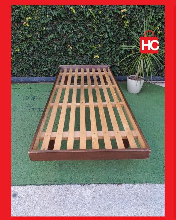 Producto - Camita turca de 1 plaza fabricada en madera maciza con estructura reforzada