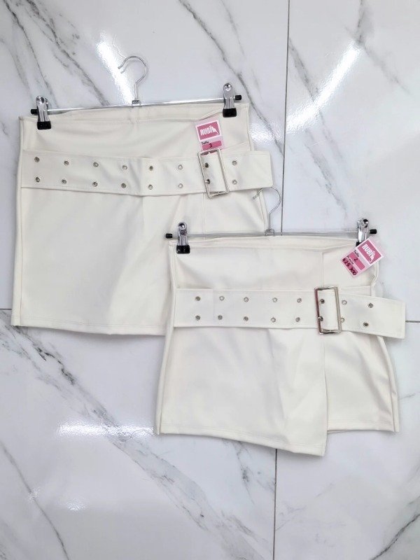 Producto - Short pollera blanca