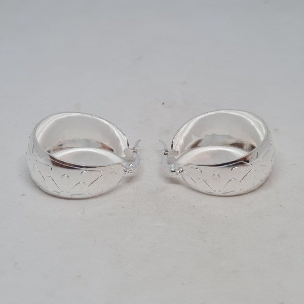 Producto - Argolla con flores 22mm