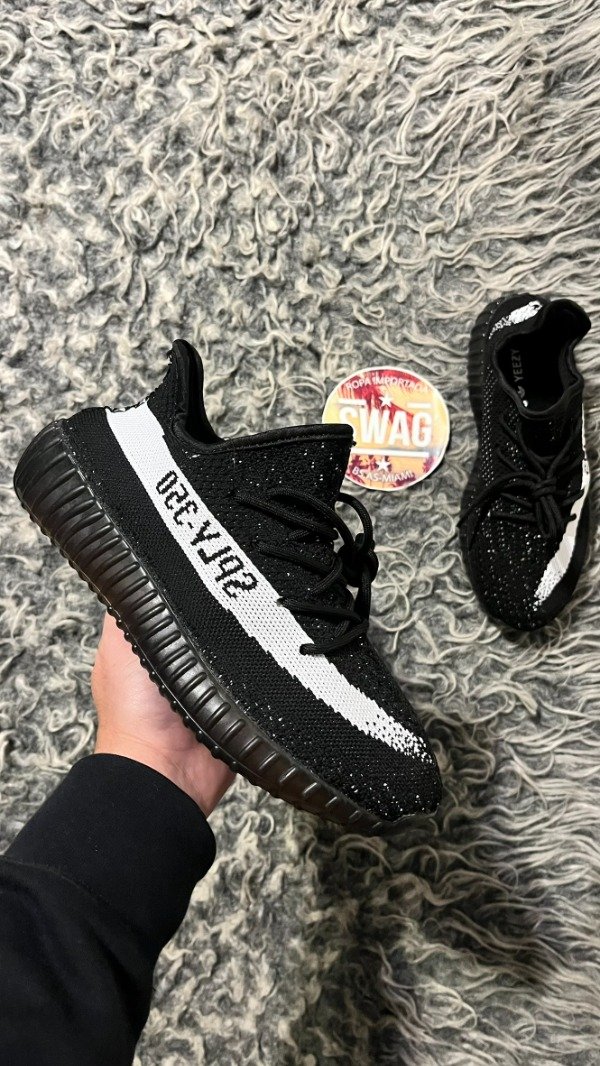 Producto - ADIDAS YEEZY BOOST 350 V2 BLACK OREO
