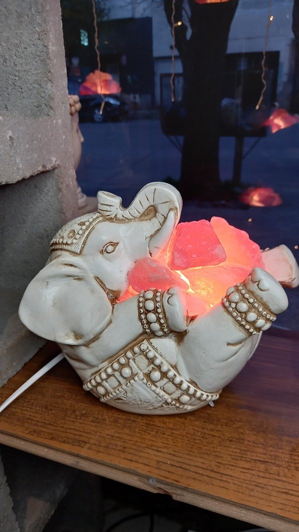 Producto - Lampara de Sal - Elefante Juguetón