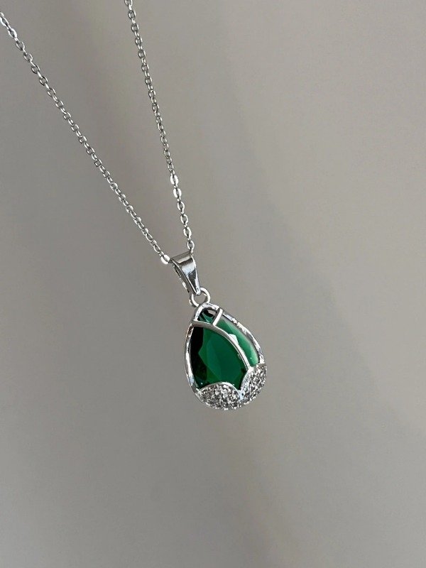 Producto - Collar Dije Verde A.Q.