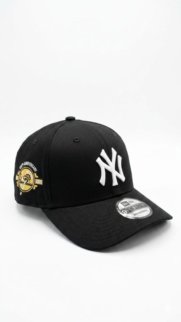 Producto - Gorra curva negra NY blanca, logotipo al costado