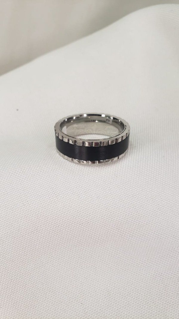 Producto - Anillo Tascani cinta negra