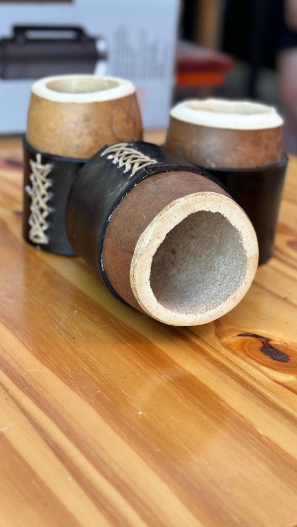 Producto - Mate calabaza base de cuero