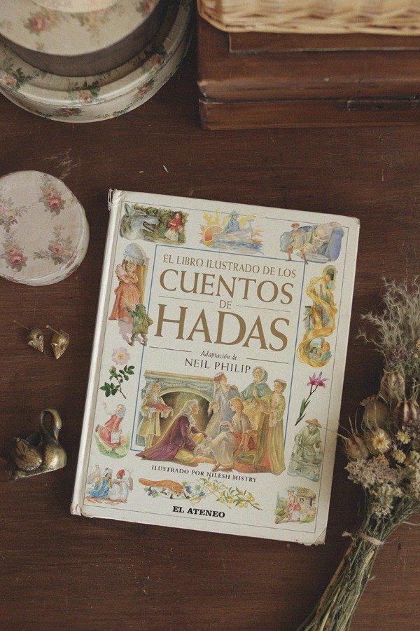 Producto - El Libro Ilustrado de los "Cuentos de Hadas"
