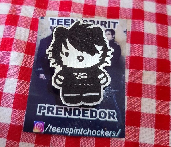Producto - prendedor kitty mcr
