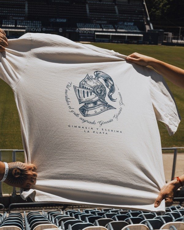 Producto - REMERA CASCO