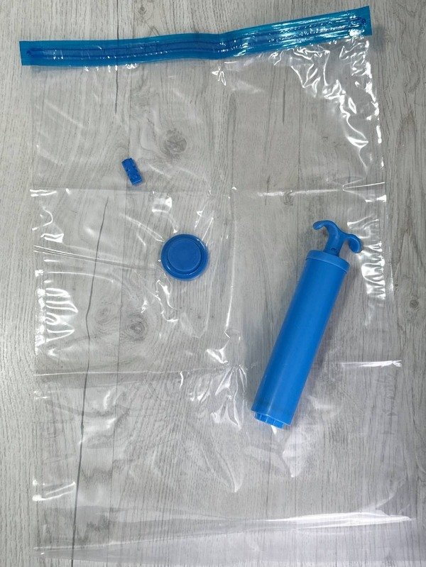 Producto - SET DE 11 BOLSAS DE COMPRESIÓN AL VACÍO, VARIOS TAMAÑOS - CON BOMBA SACA AIRE - 2