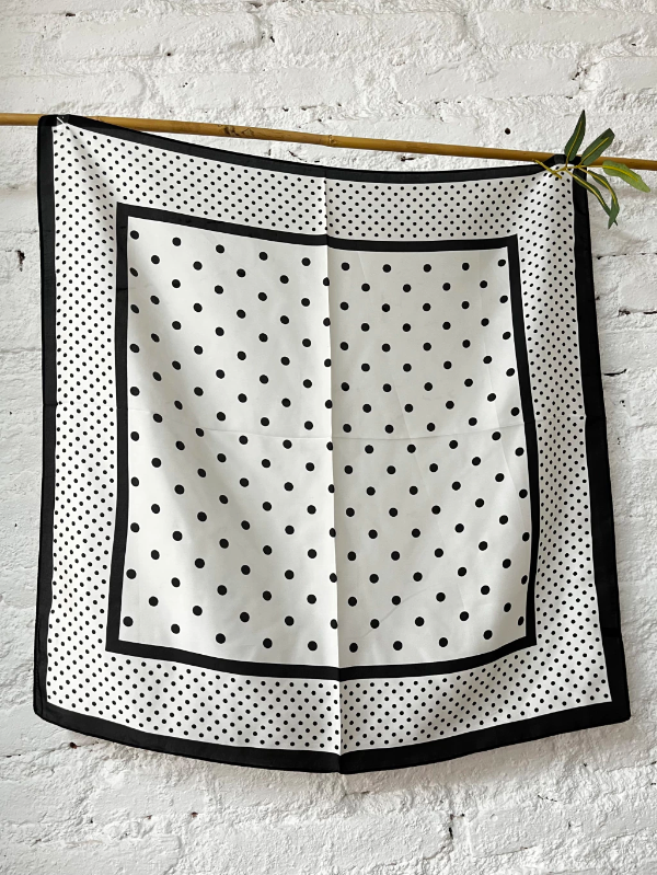 Producto - Pañuelo lunares Poliéster