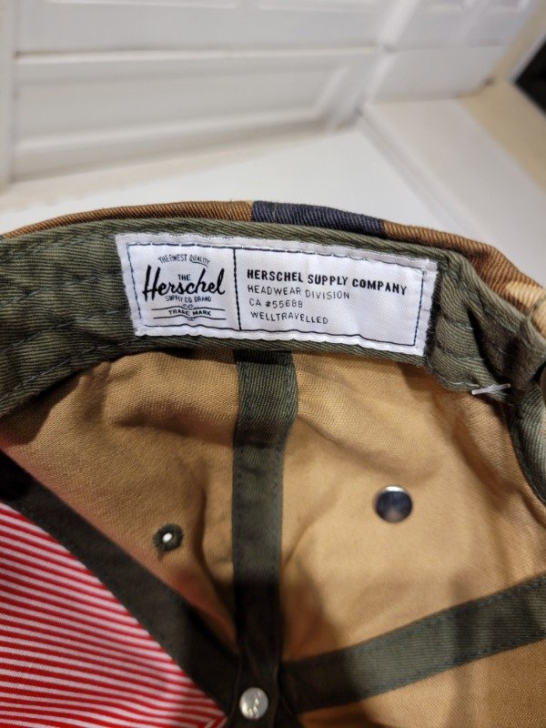 Producto - Gorra HERSCHEL SUPPLY camuflada - PRECIO: 10X - 1