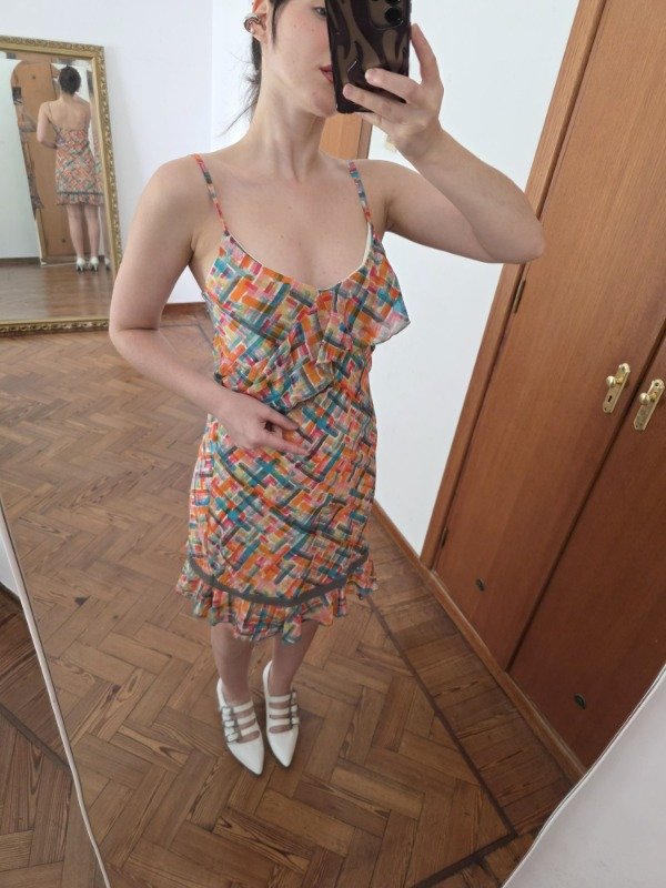 Producto - Vestido Trazos de Colores y Volados