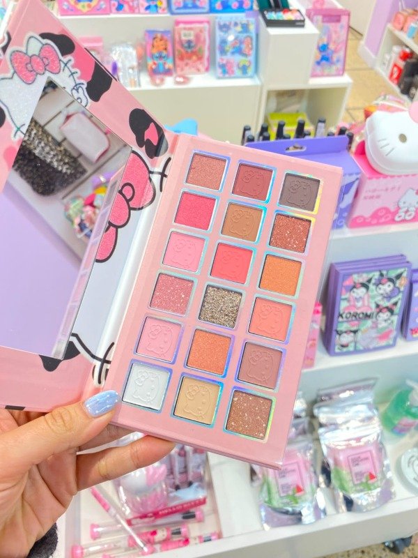 Producto - PALETA HELLO KITTY 18 COLORES - BALI - 1