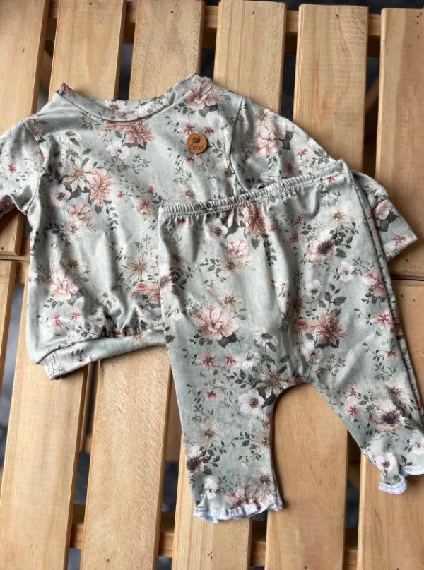 Producto - Conjunto Floreado - 0