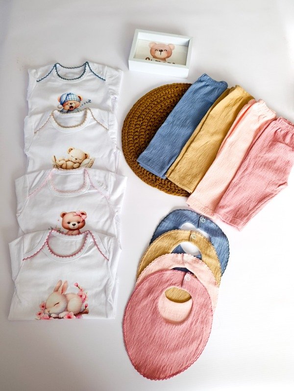 Producto - Conjunto body, pantalón y babero