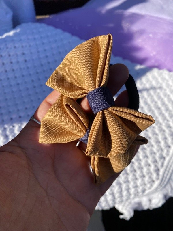 Producto - Par de moños francés beige con azul