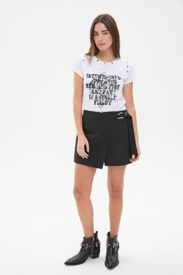 Producto - SHORT SASTRERO CON FALDA Y HEBILLA