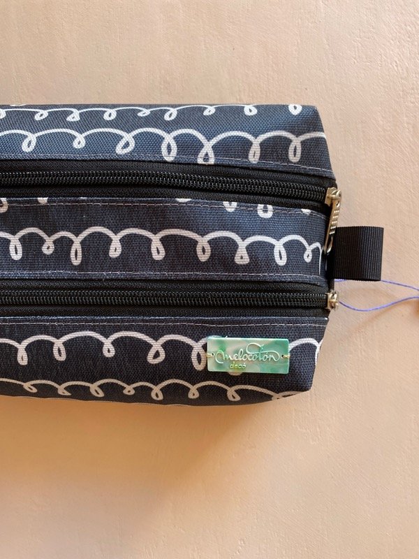 Producto - Cartuchera doble cierre ondas