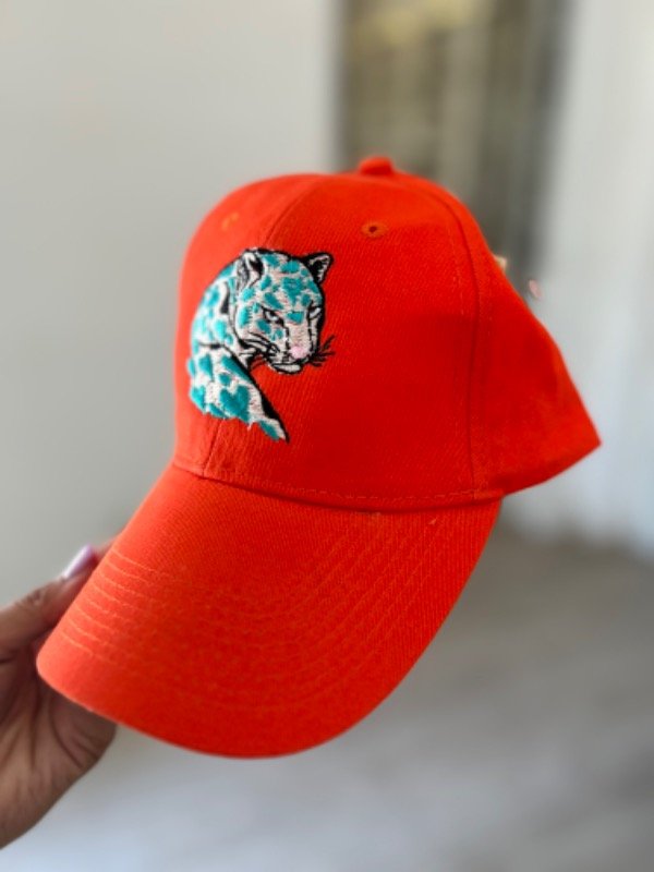 Producto - Gorra roja /naranja
