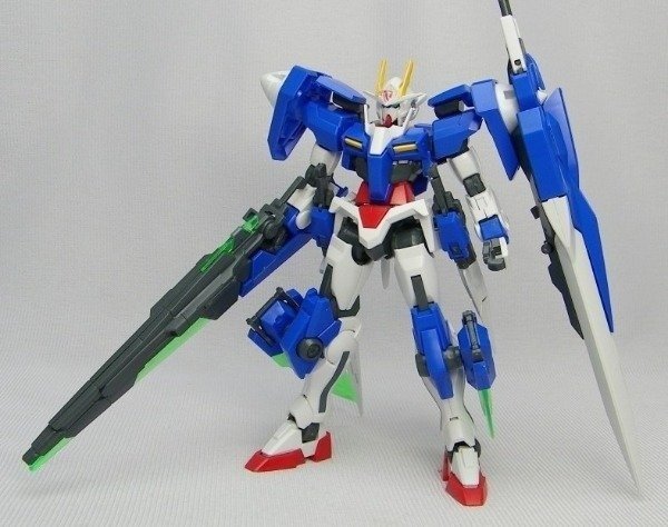 Producto - Figura tipo Model kit OO Seven Sword/G - GUNDAM (Escala 1/144)