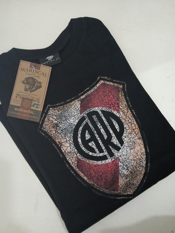Producto - Remera escudo grande