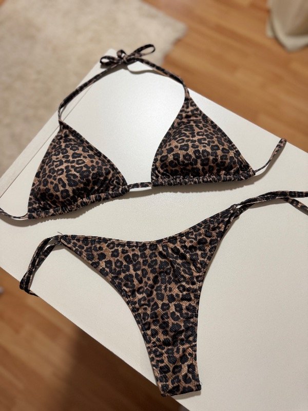 Producto - Bikini print promo