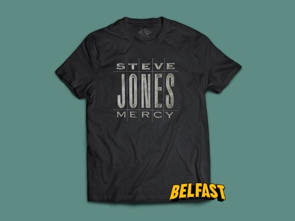 REMERA STEVE JONES MERCY TITLE BLACK