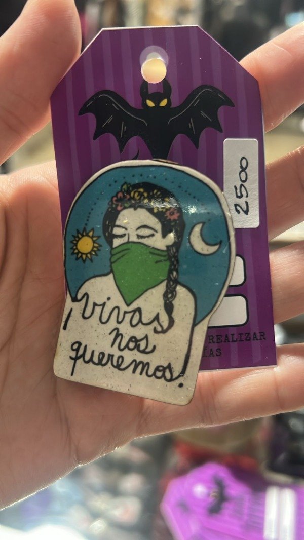 Producto - prendedor vivas nos queremos