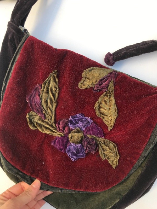 Producto - Morral Goth de plush - 2