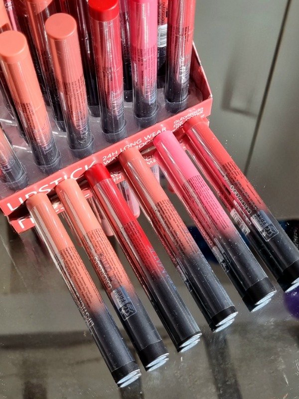Producto - Labial Matte rectactil 24HS TEI