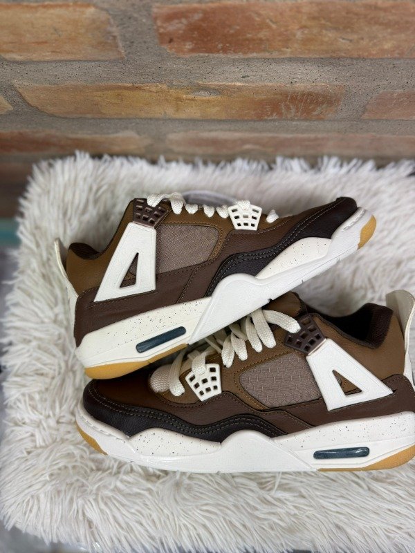 Producto - JORDAN RETRO 4