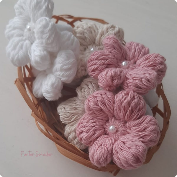 Producto - Colero flor tejida "Lirio"