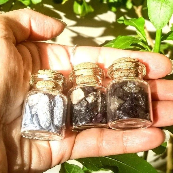 Producto - Botellitas medianas mix piedra