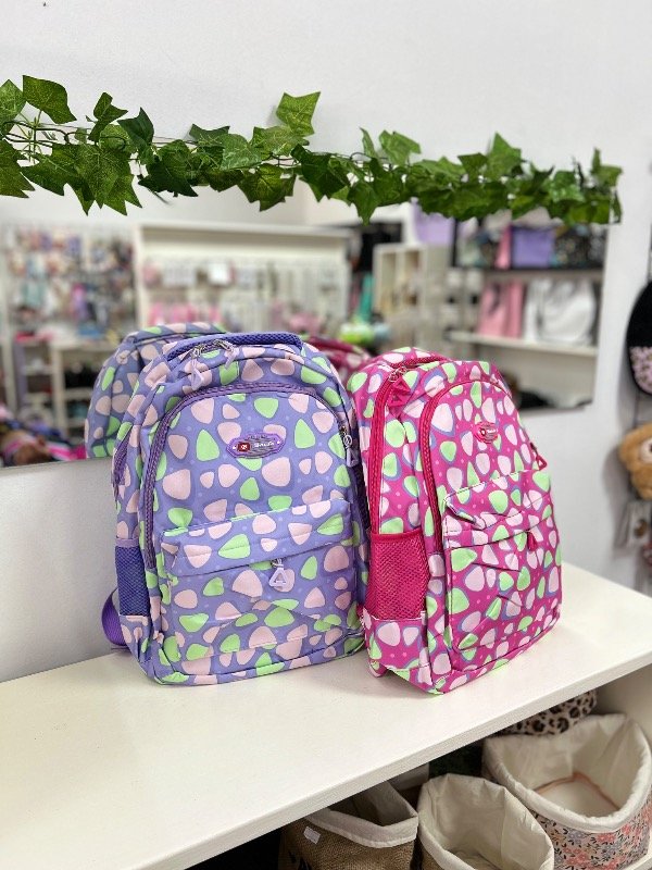 Producto - Mochila estampada corazones 3 bolsillos