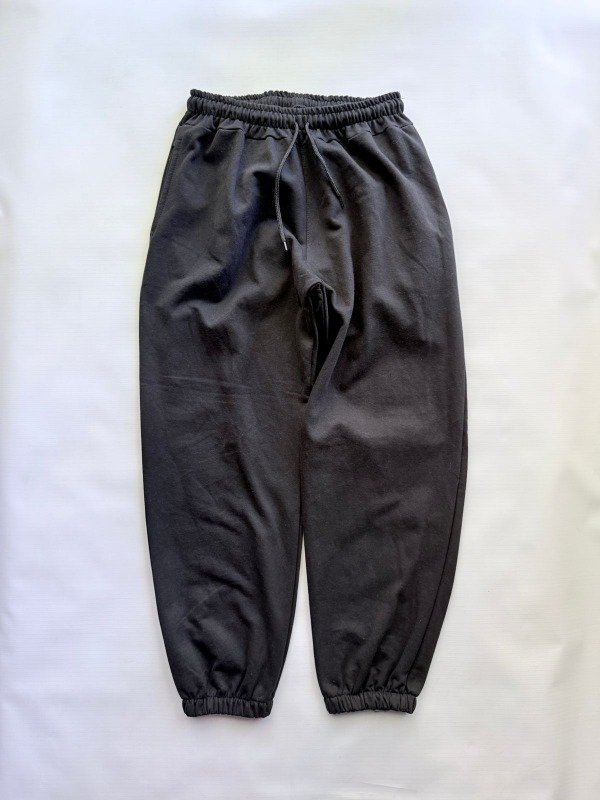 Producto - PANTALON DE JOGGING NEGRO BAGGY CON PUÑO