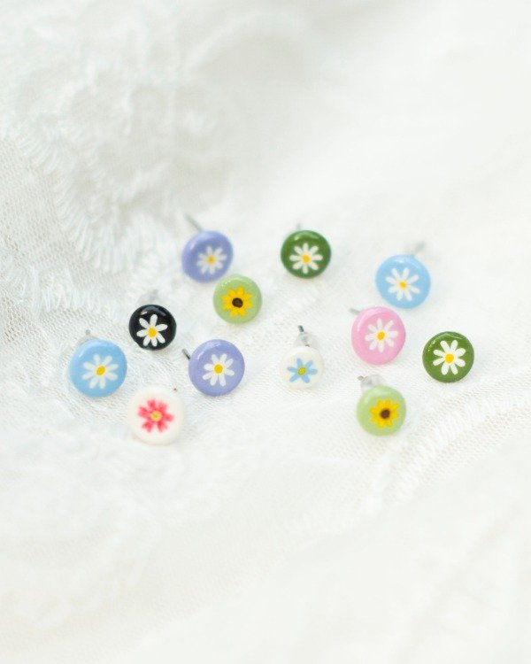 Producto - Aretes de círculos con florcitas de colores