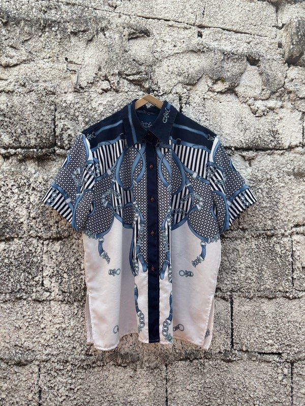 Producto - camisa de seda turista en Santorini