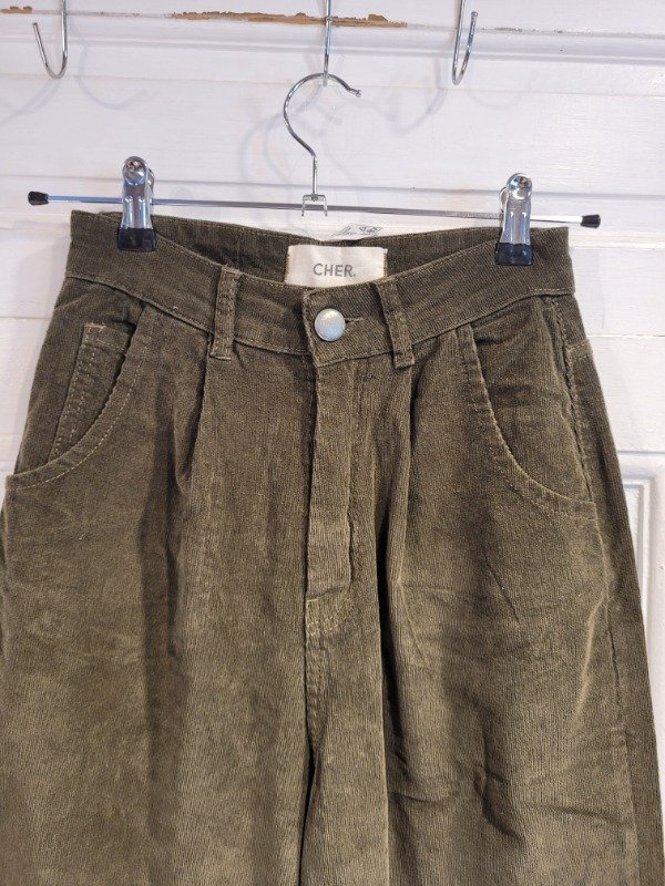 Producto - Jean CHER verde militar corderoy baggy- Talle 24- PRECIO: 58X - 1