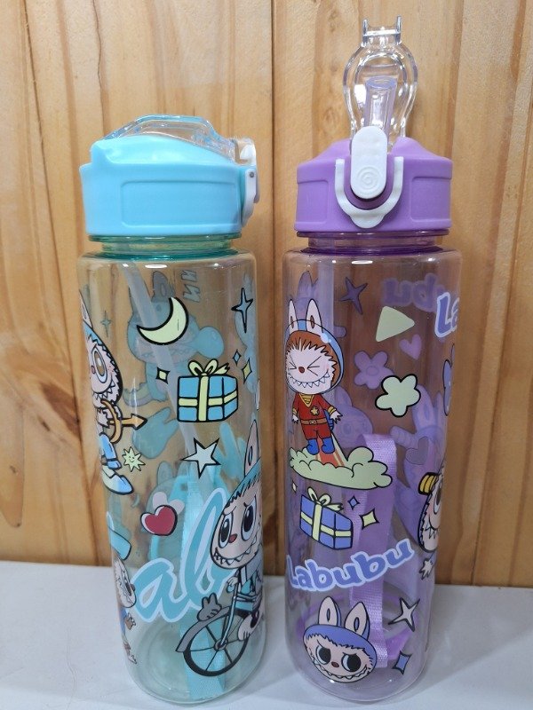 Producto - Botella deportiva importada labubu