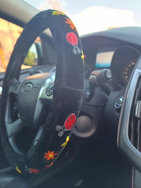 Producto - CUBRE VOLANTE BORDADO FLORES