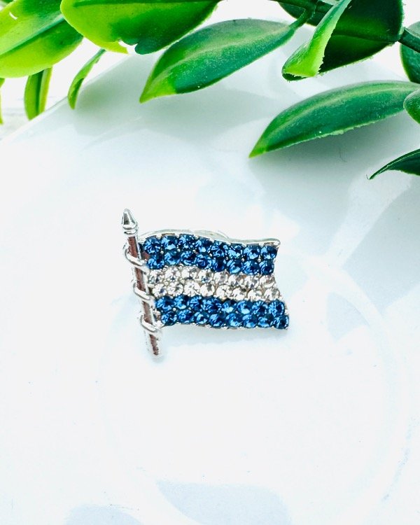 Producto - PRENDEDOR ESCARAPELA BANDERITA STRASS