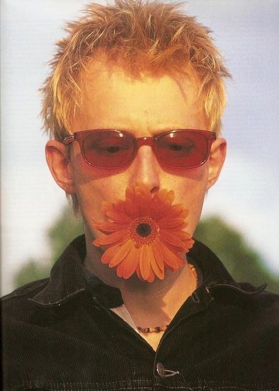 thom y una flor (Thom Yorke)