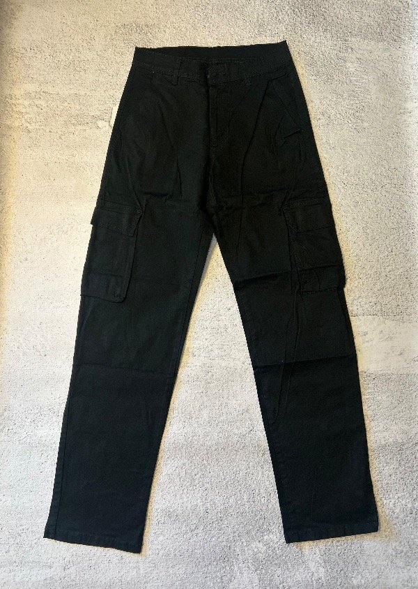 Producto - Cargo de gabardina Mom Negro