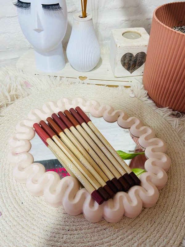 Producto - Delineadores de Labio Karite