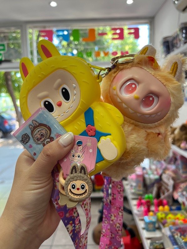 Producto - Combo labubu cartera+sticker+colero+llavero peluche