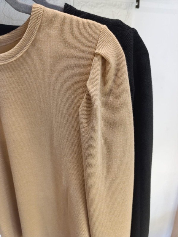 Producto - Remera Hojas de Abril - Textura con historia