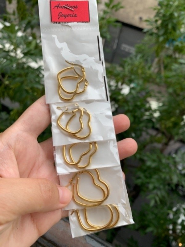 Producto - 5 pares de acero de acero dorado de corazon