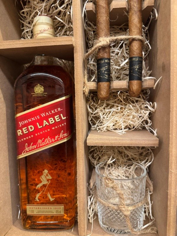 Producto - Caja de Whisky Johnnie Walker Red Label 1lt + Puros + Vaso de regalo! - 3