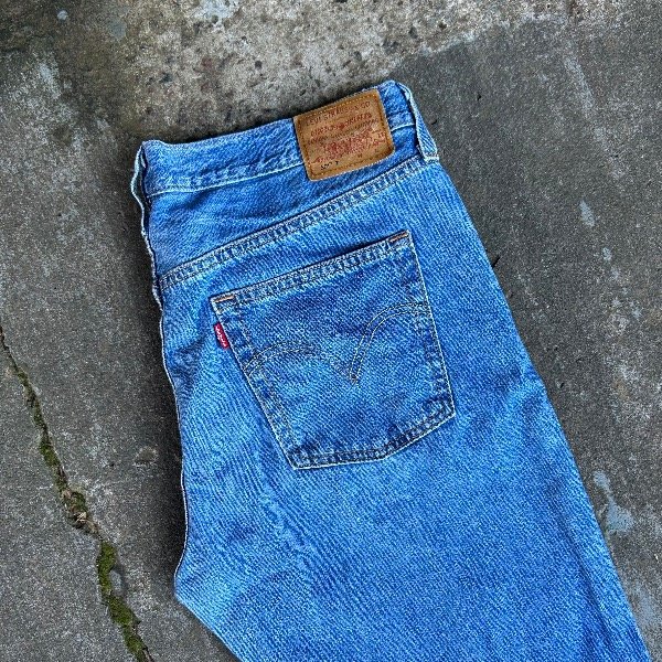 Producto - Jean azul de mujer - Levis 501T T30